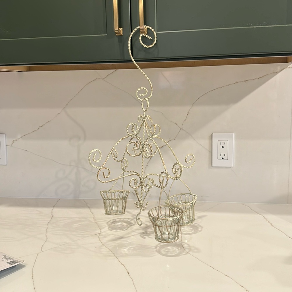 Candle holder